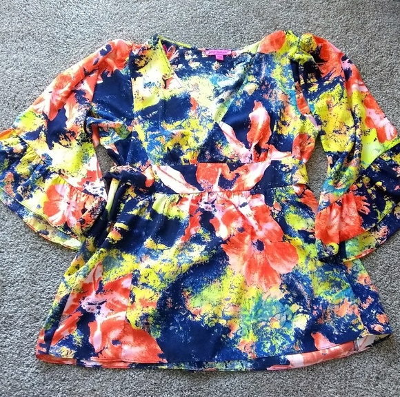 Betsey Johnson Tops - Gorgeous Betsey Johnson extra large blouse